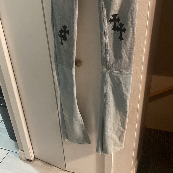 Reconstructed jeans from H&M stylus added their own twist to make them original - Picture 9 of 10